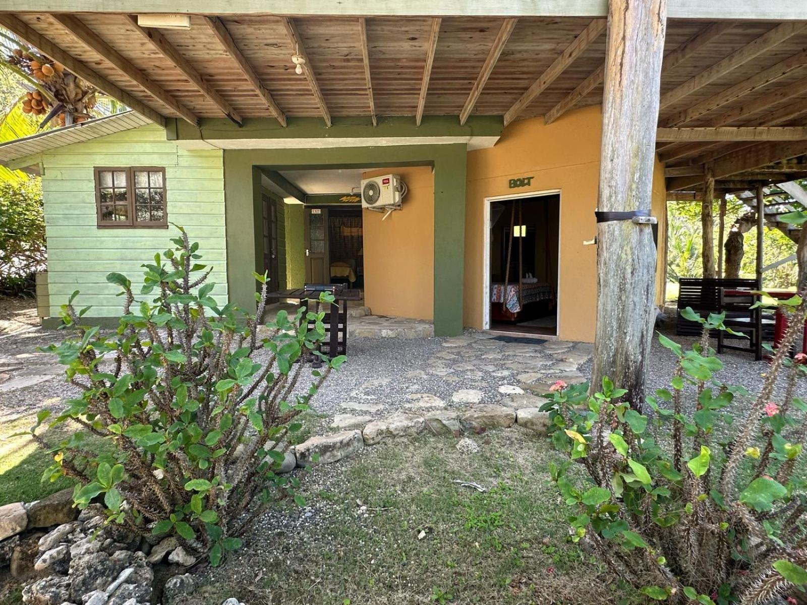 Strawberry Fields Together Robins Bay Exterior foto